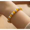 Yellow agate (8mm) with howlite (8mm)