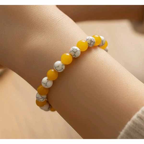 Yellow agate (8mm) with howlite (8mm)